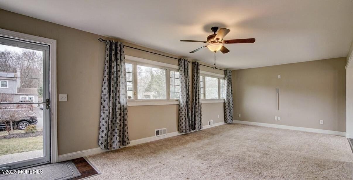 119 Pheasant Dr - Photo 2 of 12
