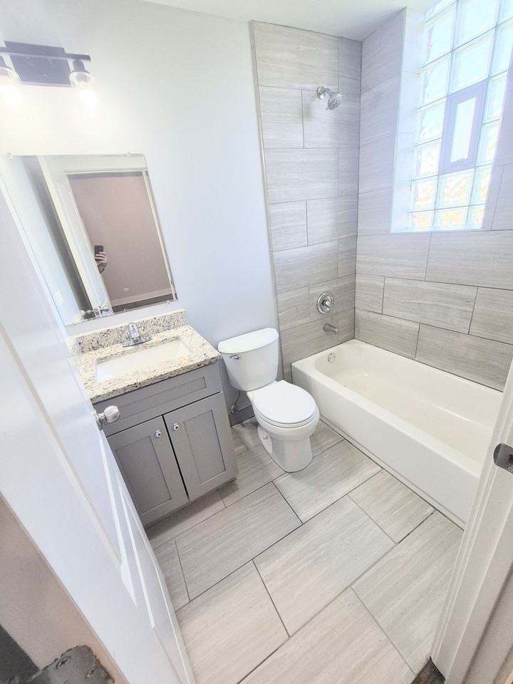 6210 S Eberhart Ave #1N - Photo 6 of 14