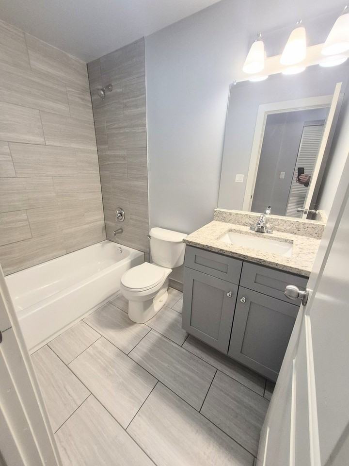 6210 S Eberhart Ave #1N - Photo 7 of 14