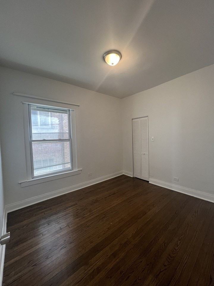 6151 S Langley Ave #1 - Photo 6 of 9