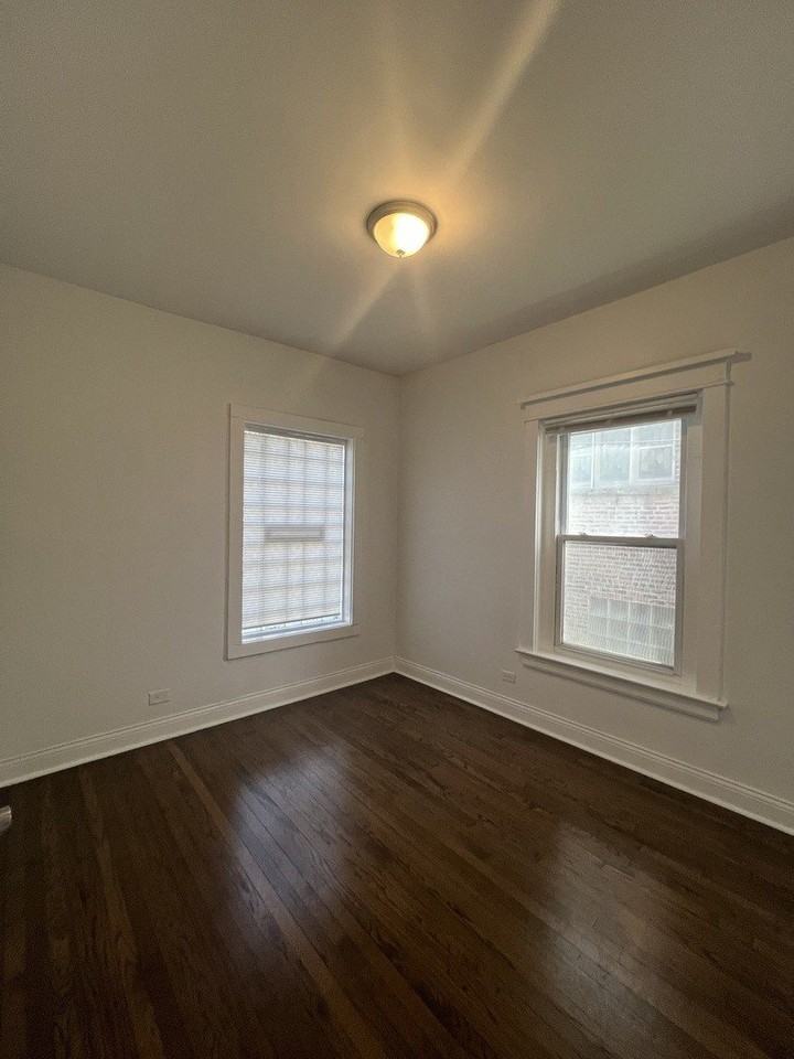 6151 S Langley Ave #1 - Photo 7 of 9