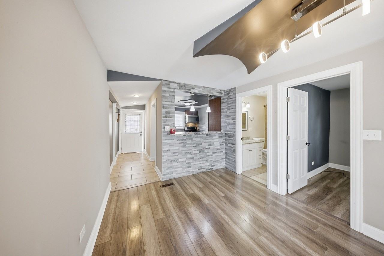 810 Superior St - Photo 4 of 14