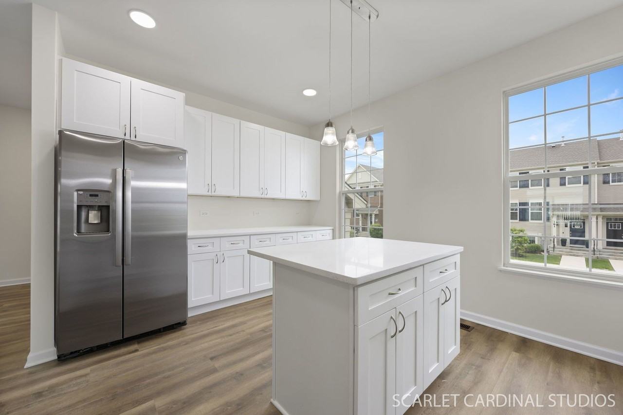 169 Lakeshore Dr - Photo 3 of 33