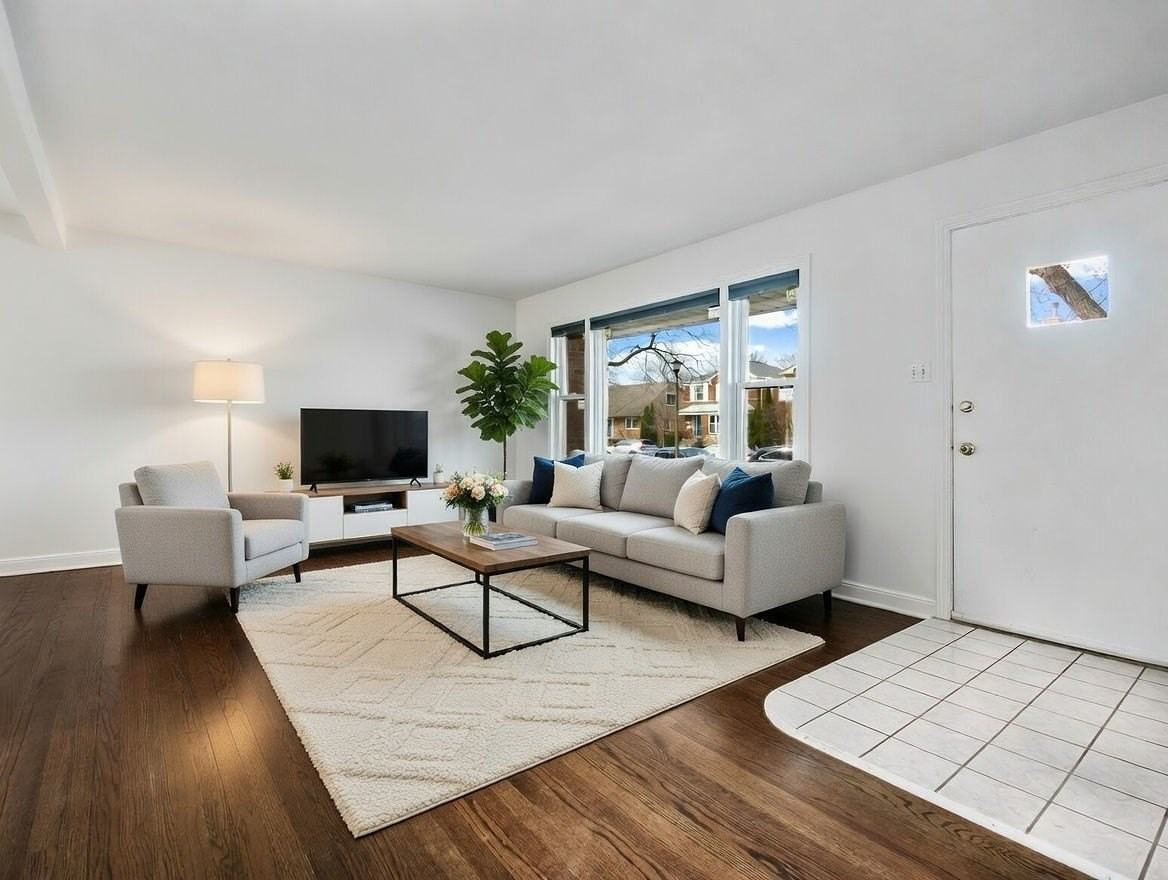 8727 Hamlin Ave - Photo 4 of 25