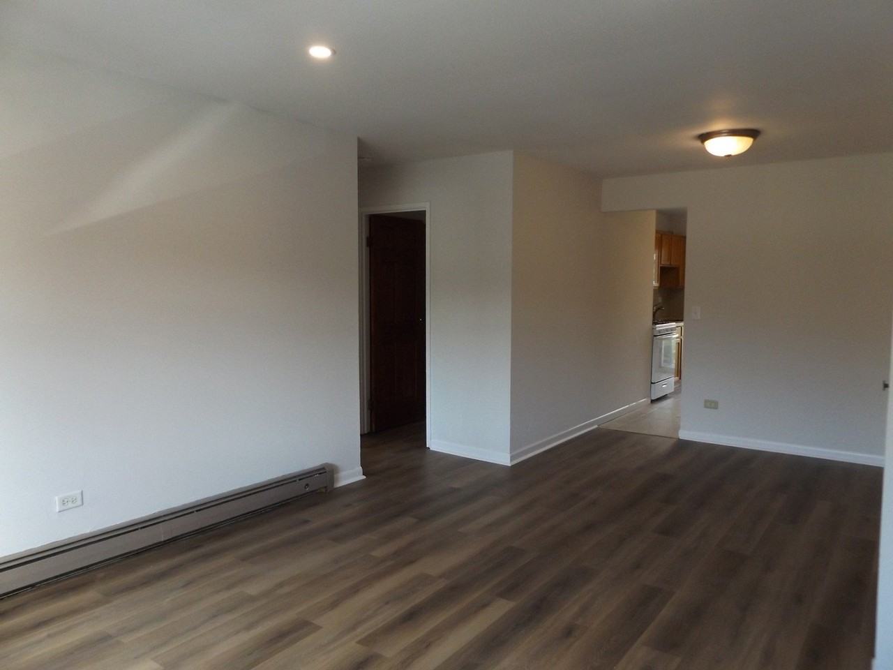 710 W Huntington Commons Rd #2B - Photo 5 of 16