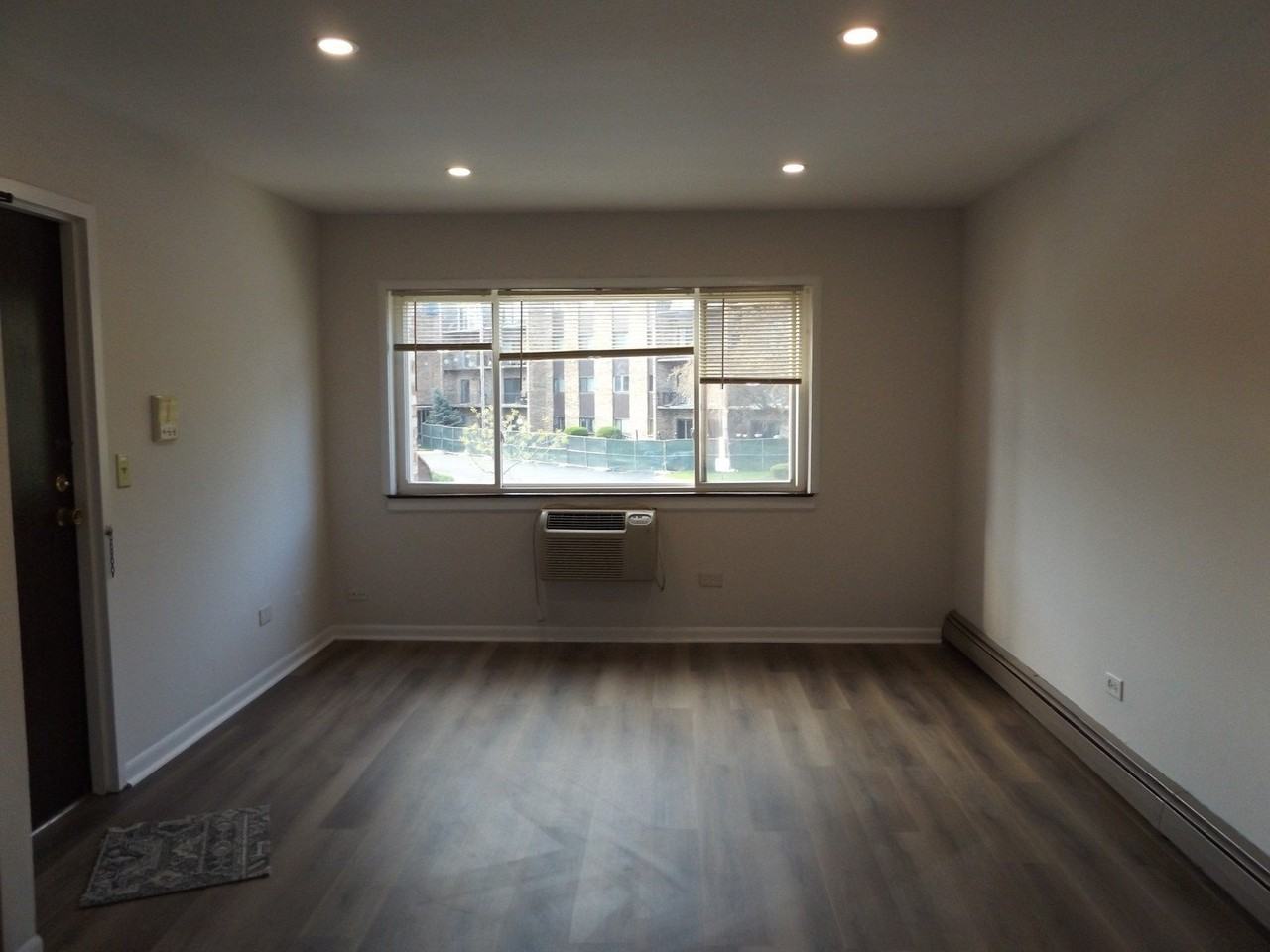 710 W Huntington Commons Rd #2B - Photo 6 of 16
