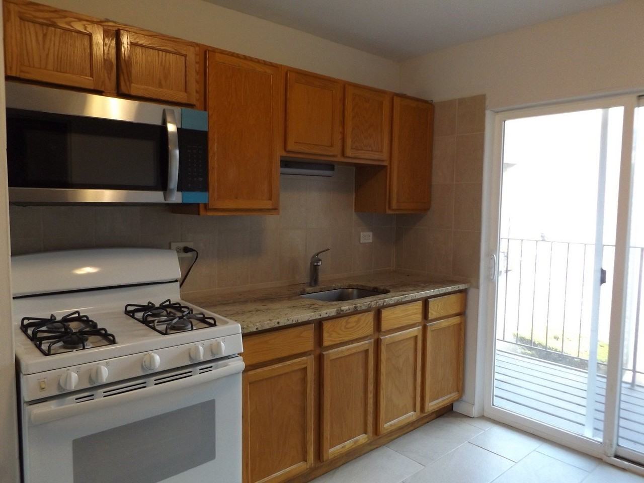710 W Huntington Commons Rd #2B - Photo 7 of 16