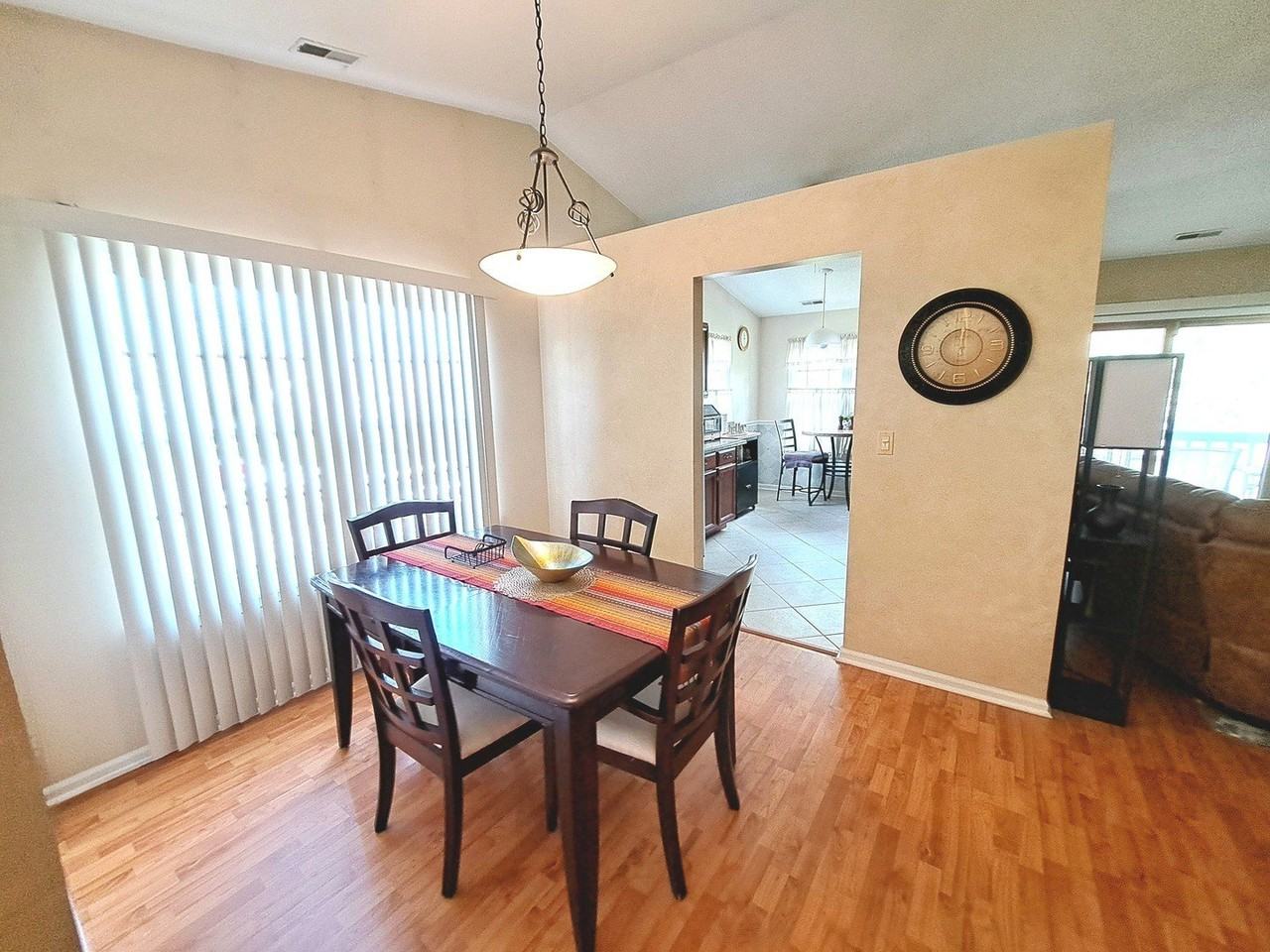 216 Stoneybrook Ln #2C - Photo 3 of 8