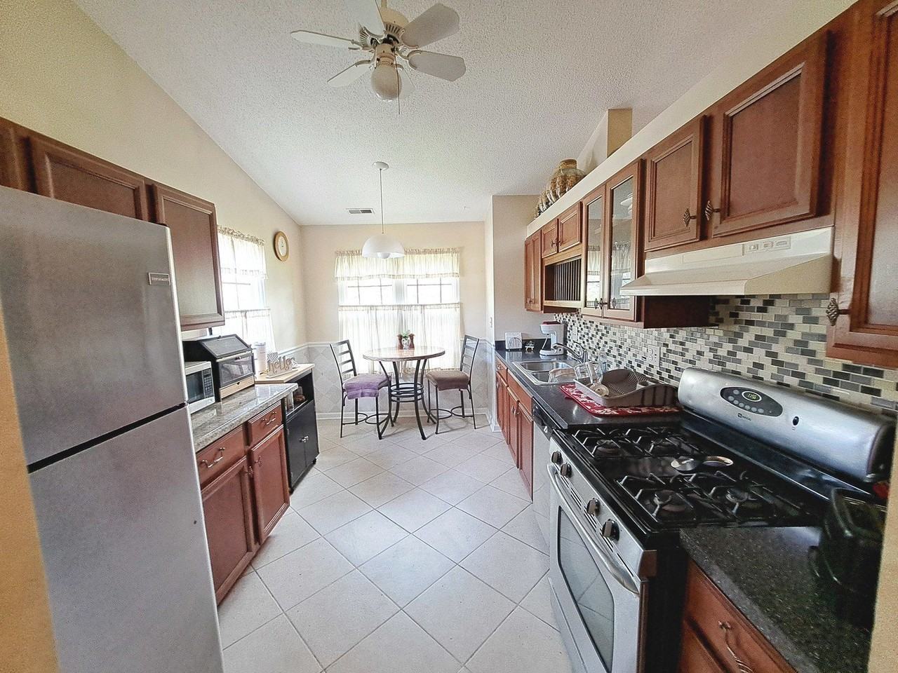 216 Stoneybrook Ln #2C - Photo 4 of 8