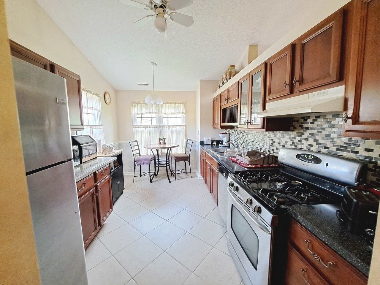 216 Stoneybrook Ln #2C - Photo 5 of 8