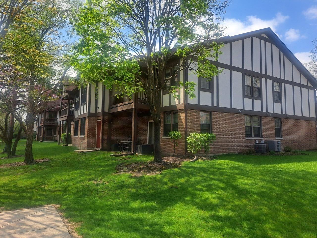 216 Stoneybrook Ln #2C - Photo 7 of 8