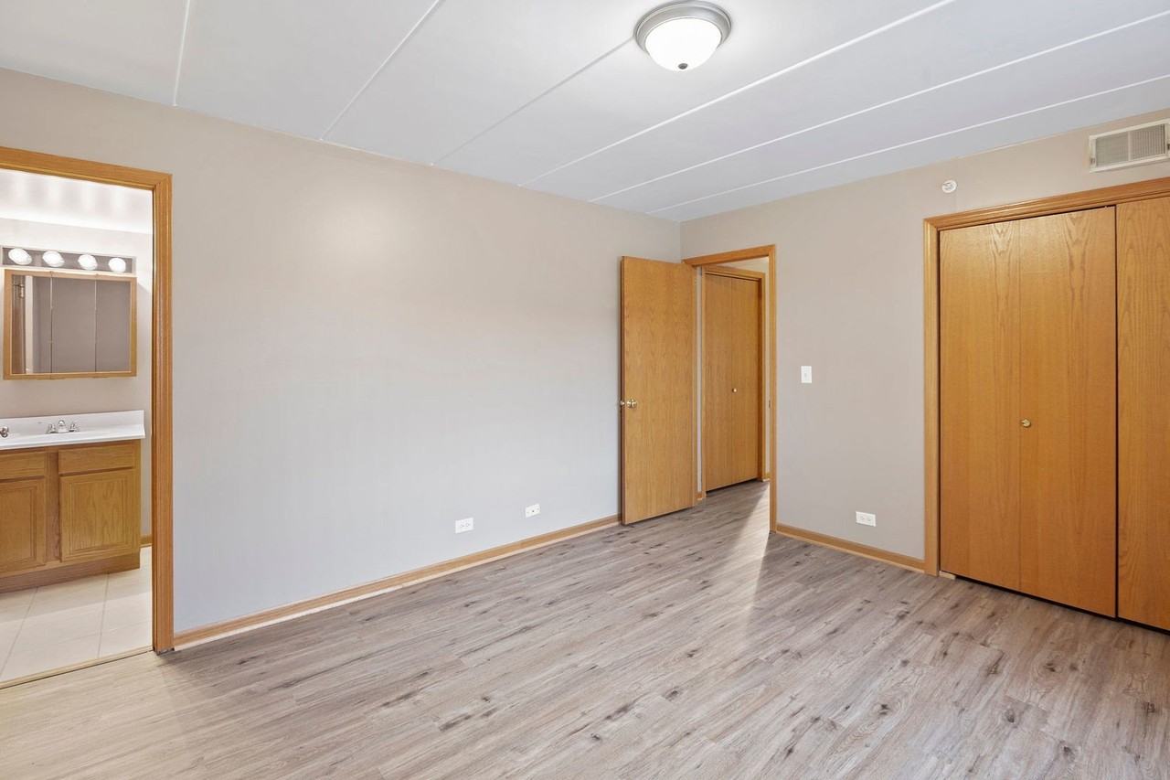 5359 Edison Ave #2N - Photo 7 of 14