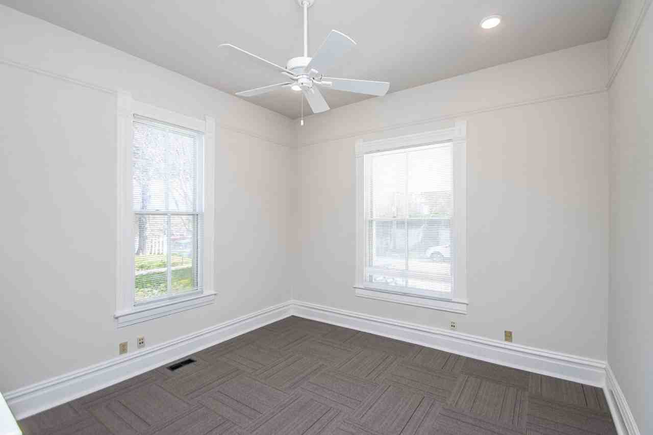 112 S Pulaski St - Photo 7 of 30