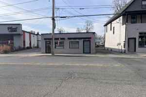 featured image of 826 Main St #1