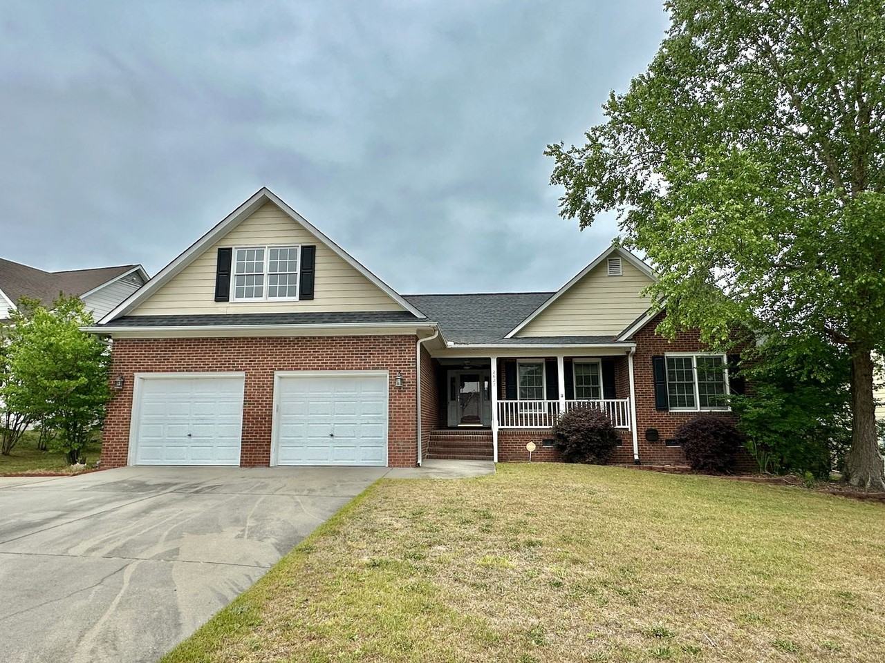 2827 Beringer Dr - Photo 2 of 42
