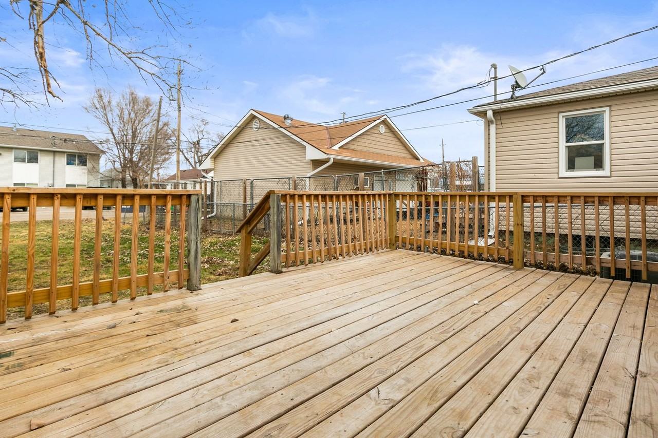 1634 Avenue A - Photo 4 of 25
