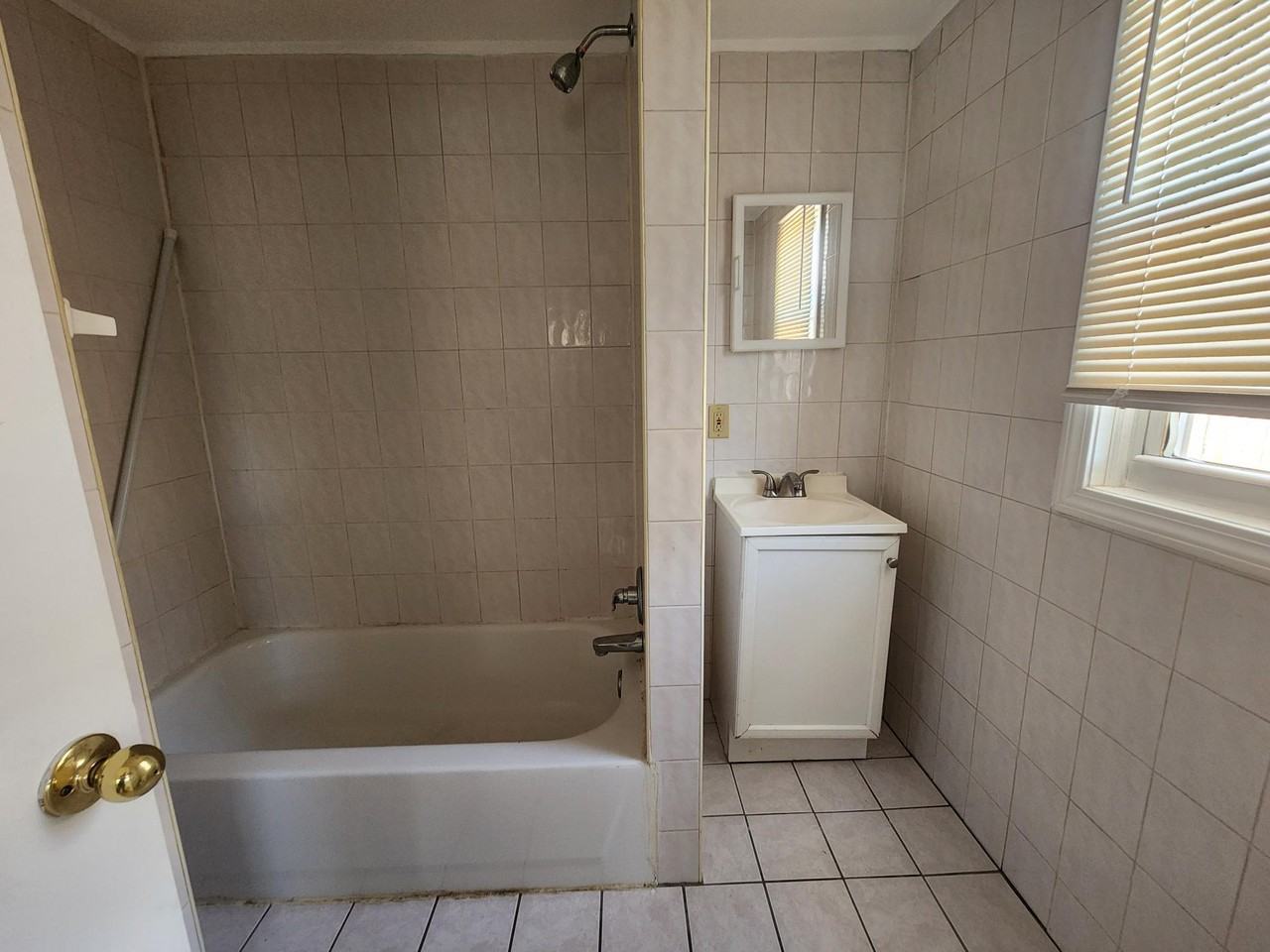 17 Lagrange Ave #7 - Photo 2 of 4