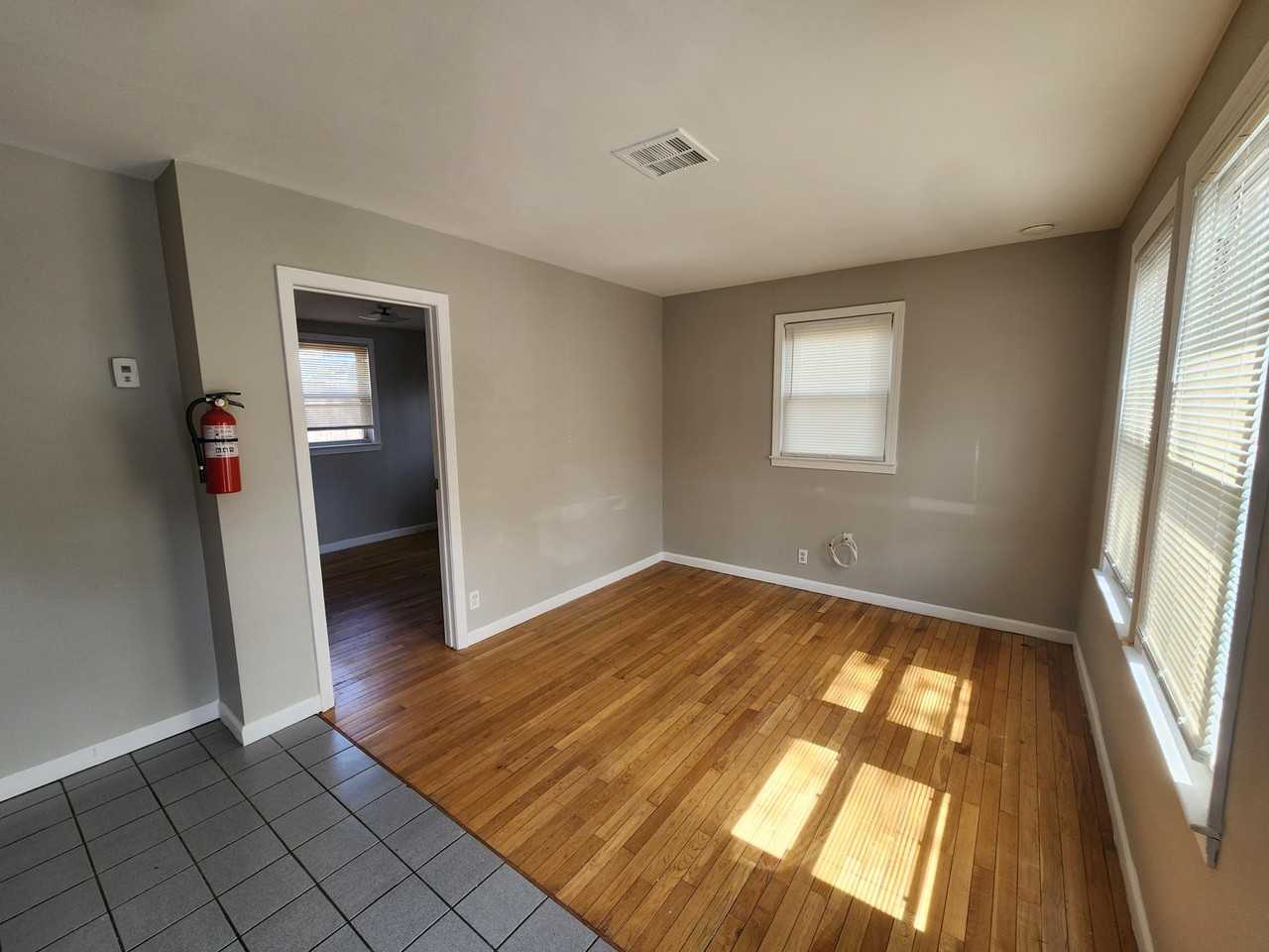 17 Lagrange Ave #7 - Photo 3 of 4