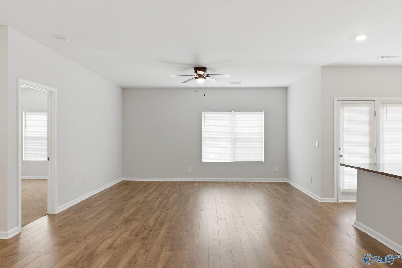 102 Derbyshire Dr - Photo 7 of 28