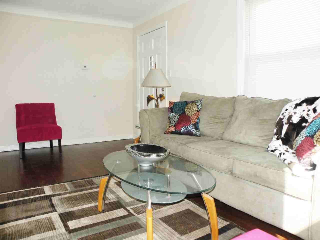 300 E 246th St - Photo 5 of 18