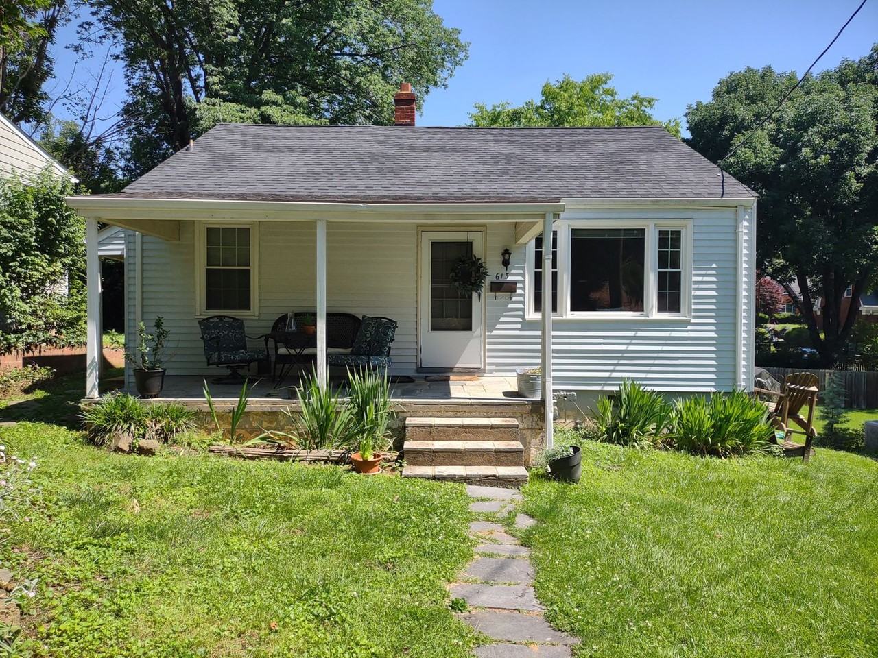 615 Park Ln E - Photo 2 of 15