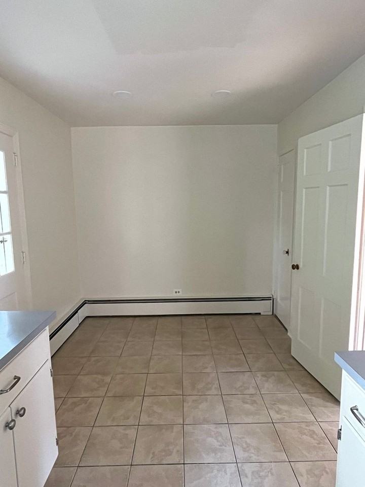 615 Park Ln E - Photo 5 of 15