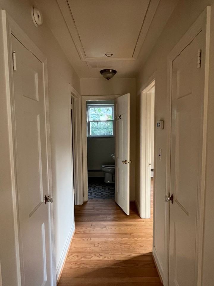 615 Park Ln E - Photo 6 of 15