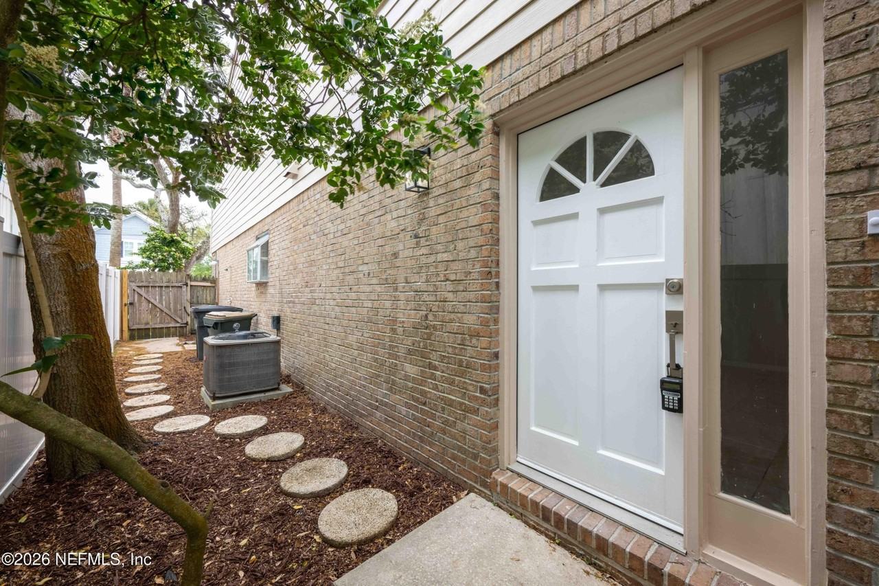 176 E Coast Dr - Photo 3 of 37
