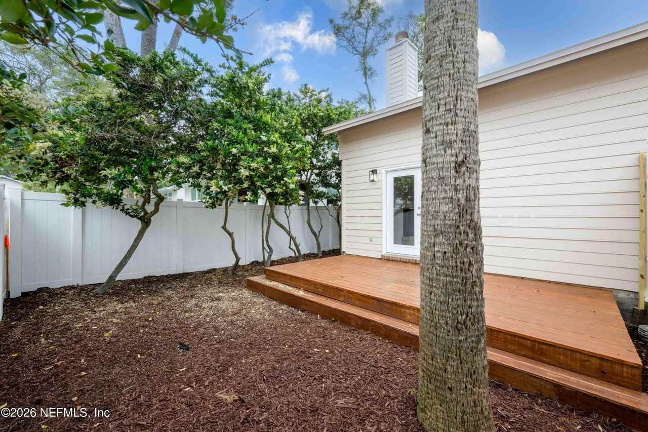 176 E Coast Dr - Photo 5 of 37