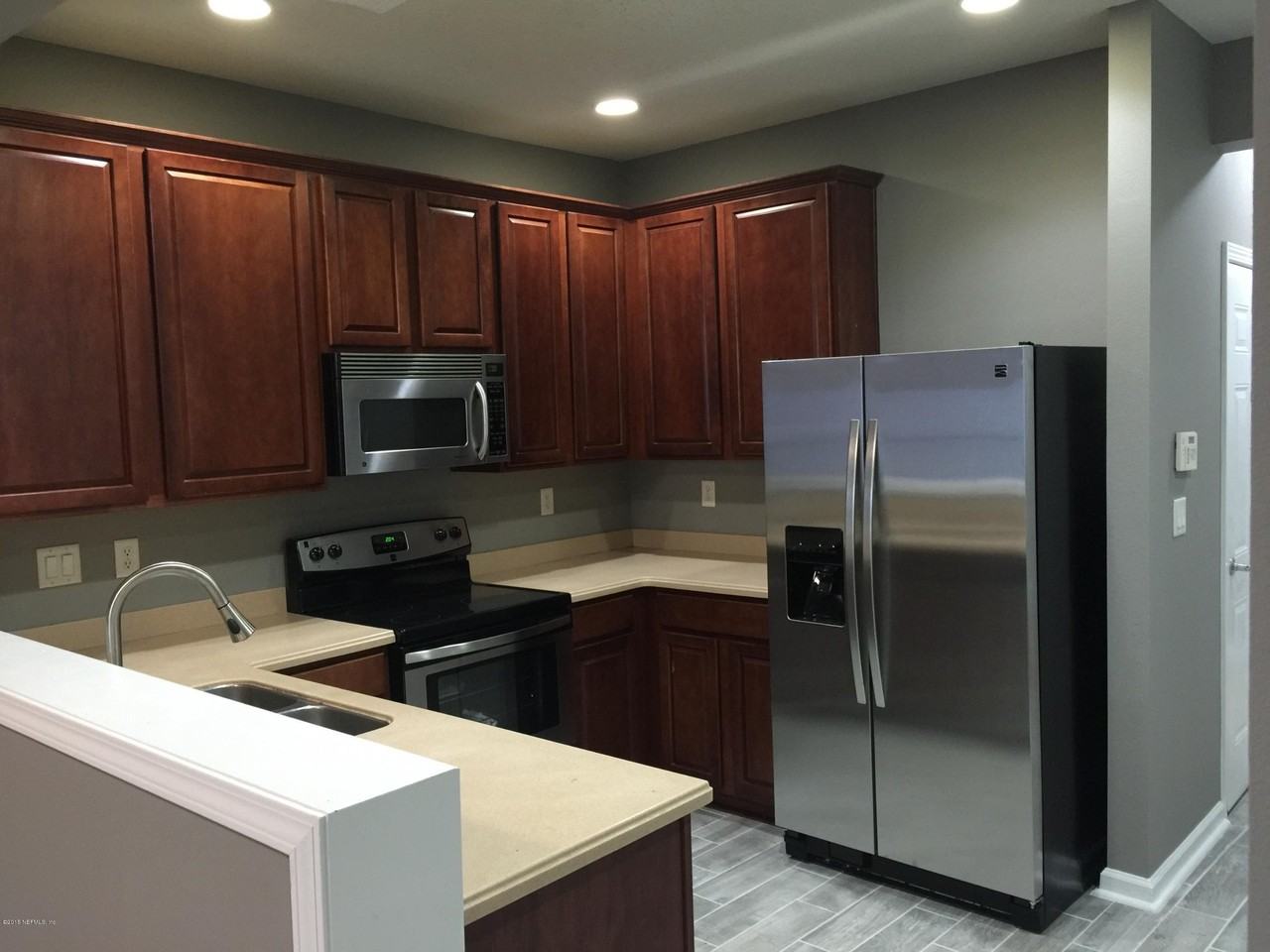 4235 Highwood Dr - Photo 2 of 12