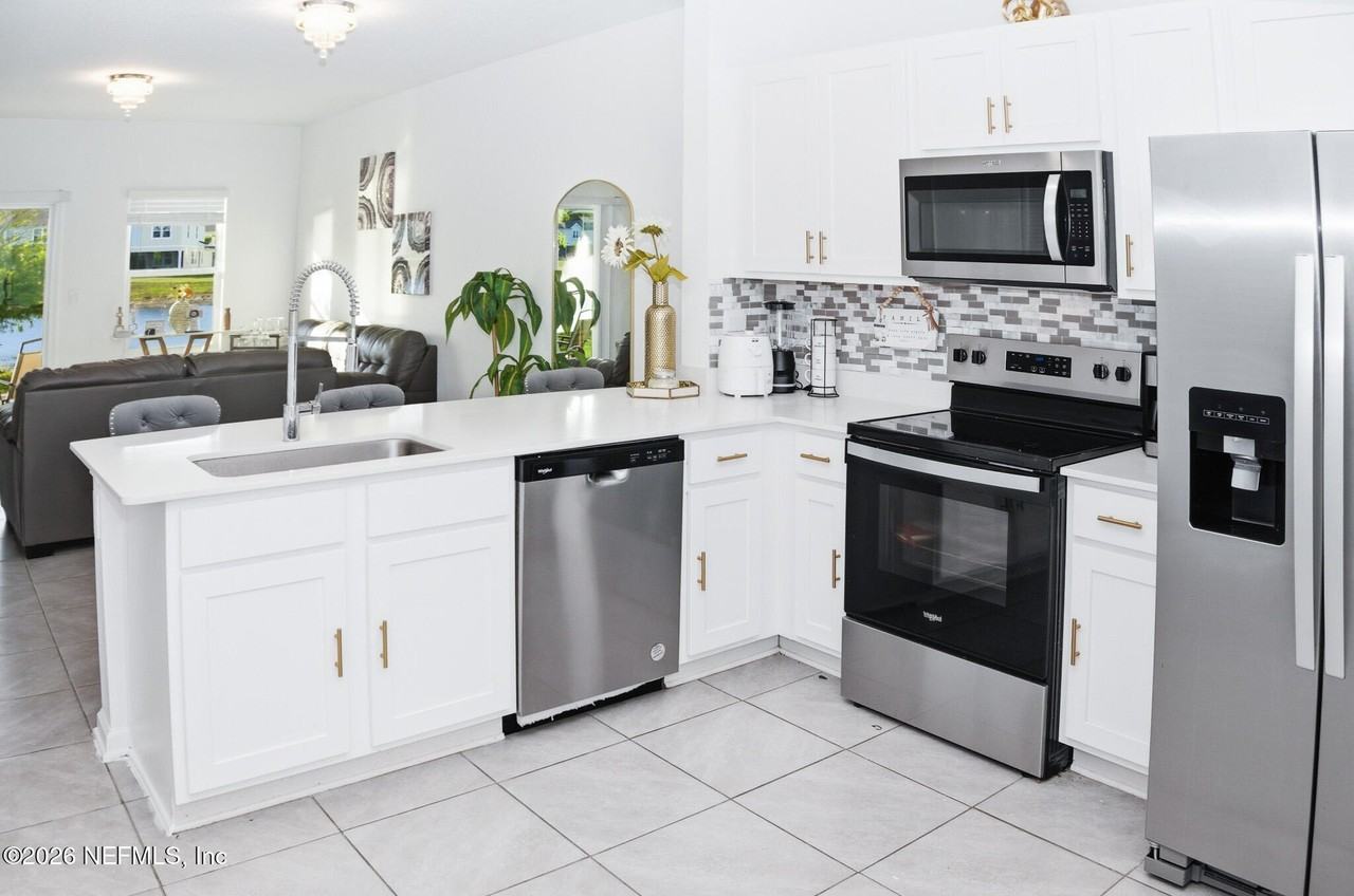 199 Tidal Beach Ave - Photo 3 of 32