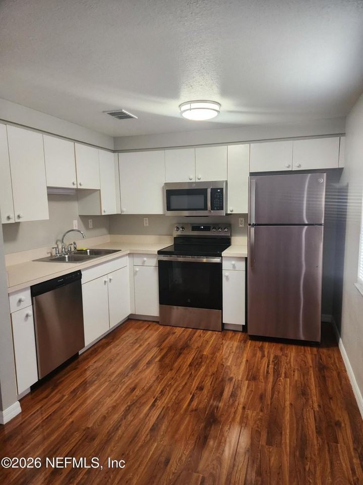 3139 Lake June Blvd - Photo 5 of 8