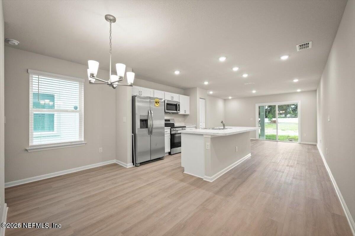 846 Hartshill Pl - Photo 5 of 8