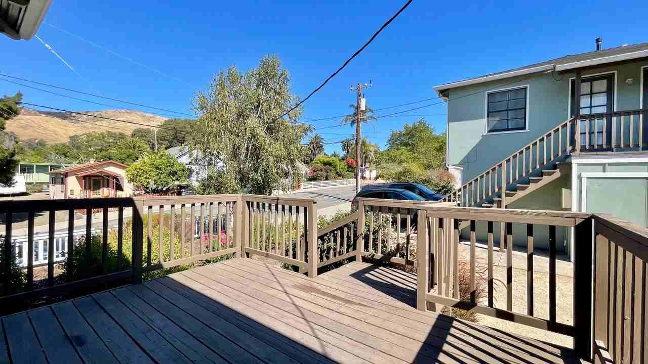 1707 Santa Rosa St - Photo 2 of 12