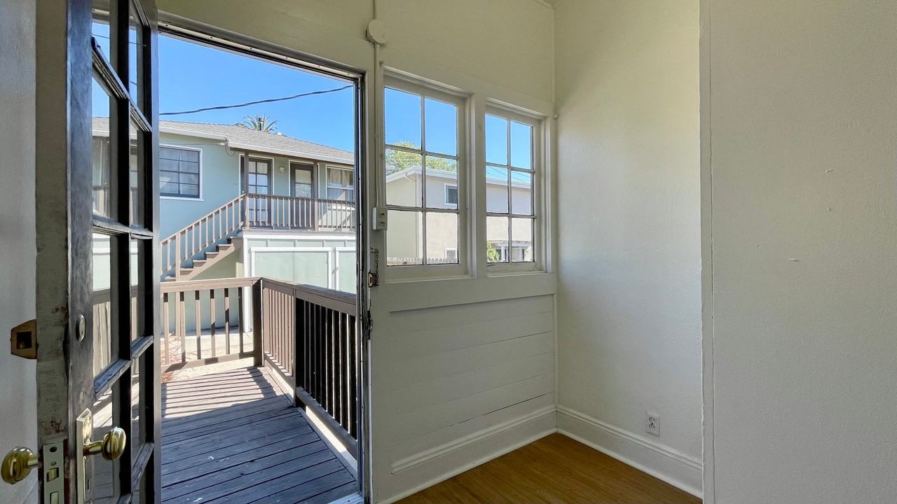 1707 Santa Rosa St - Photo 4 of 12