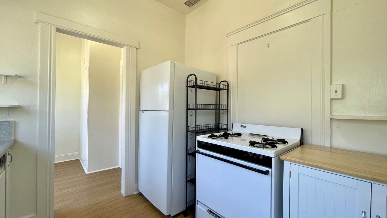 1707 Santa Rosa St - Photo 6 of 12
