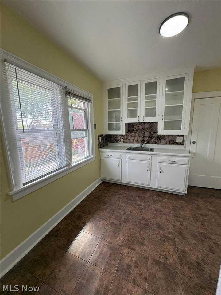 3704 W 138th St - Photo 6 of 9