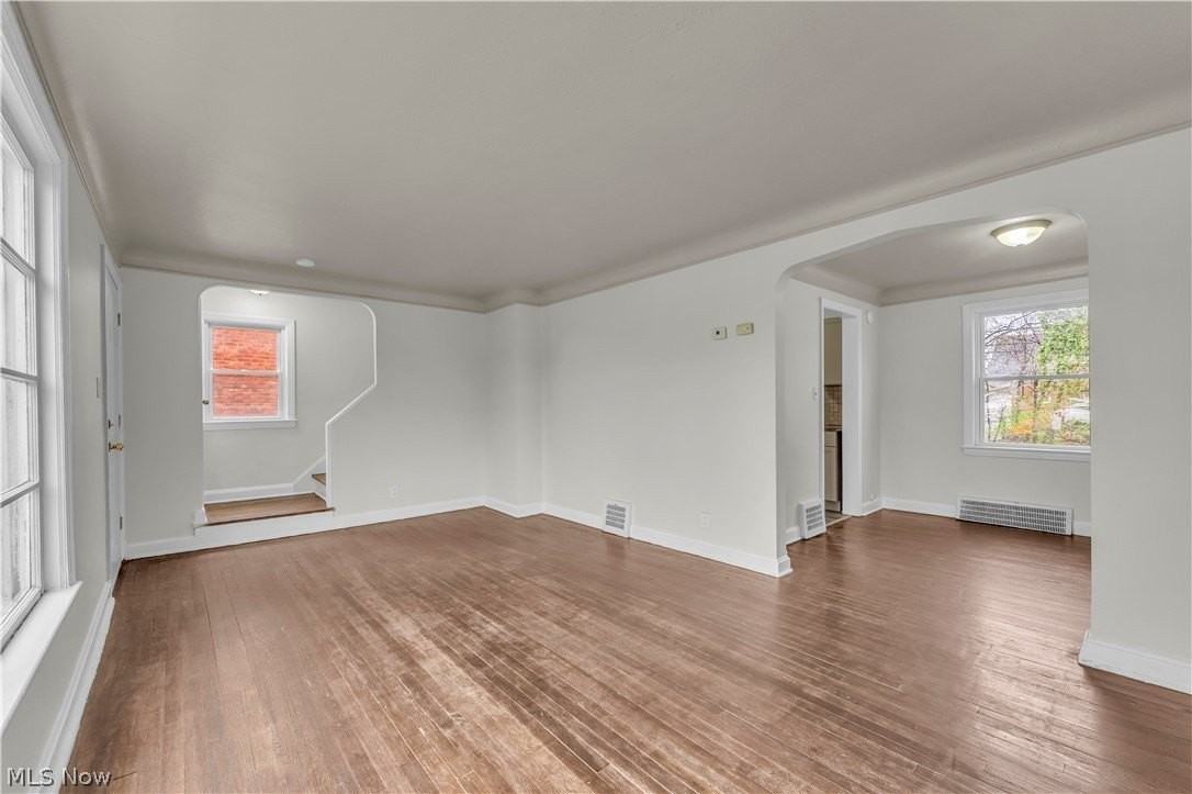 21206 Hillgrove Ave - Photo 6 of 27