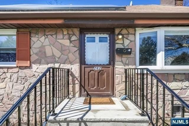 262 James St - Photo 2 of 26