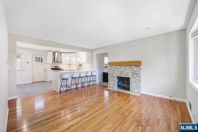 262 James St - Photo 3 of 26