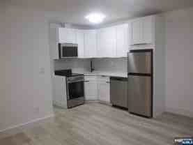 119 1st St Apt 7a - Photo 1 of 1