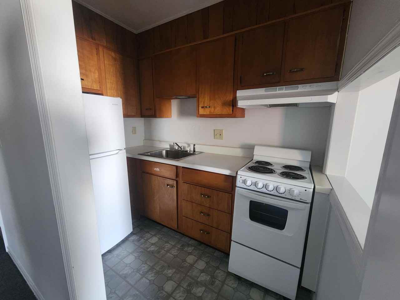 9 Alexander DriveUnit J #J - Photo 2 of 6