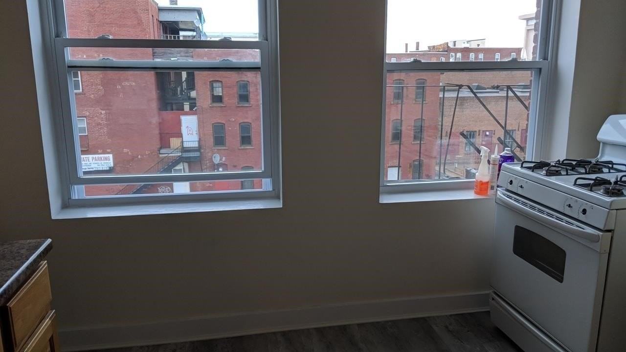 819 Elm St #12 - Photo 5 of 9