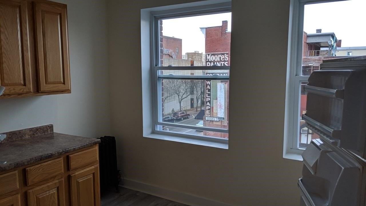 819 Elm St #12 - Photo 7 of 9