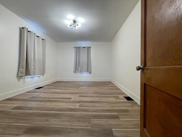 460 Lincoln St - Photo 7 of 14