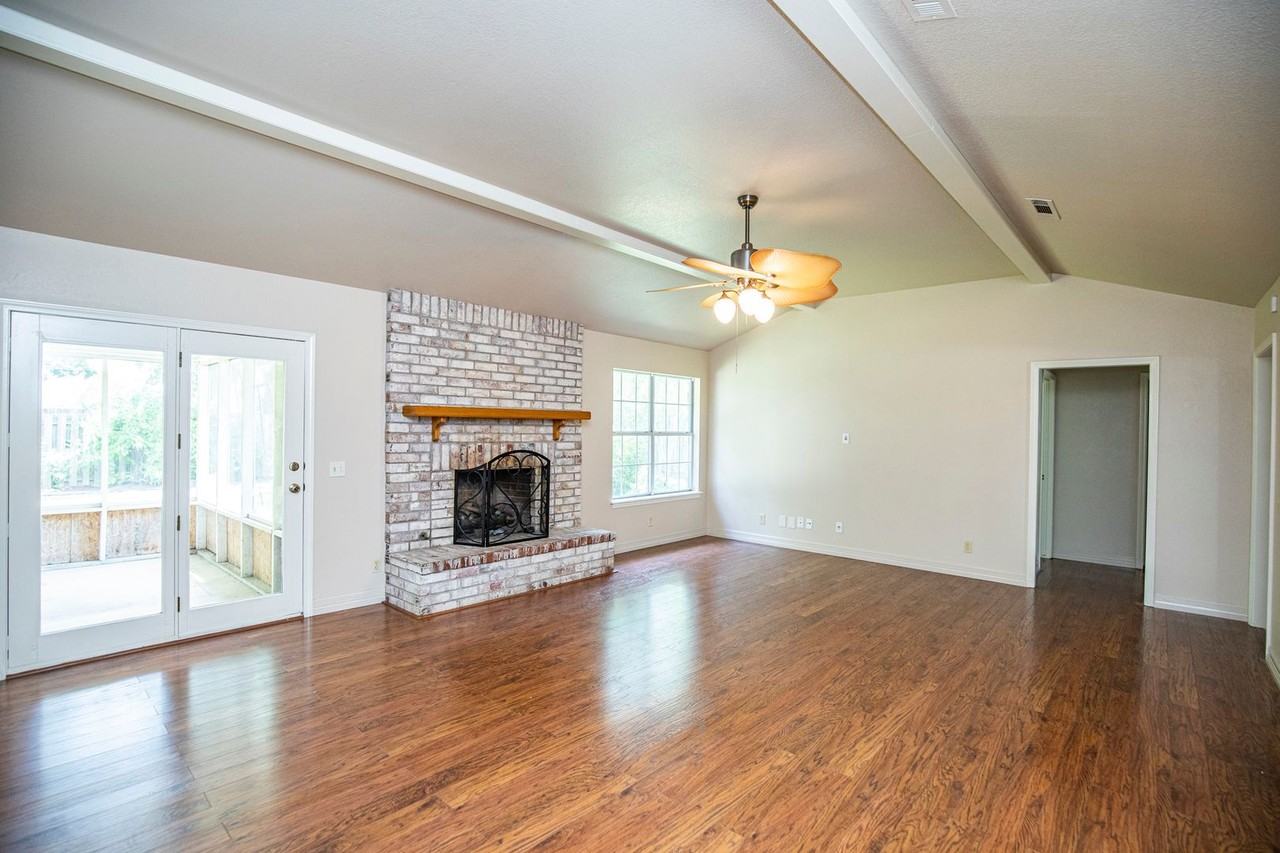 1841 Dick Smith St - Photo 3 of 21