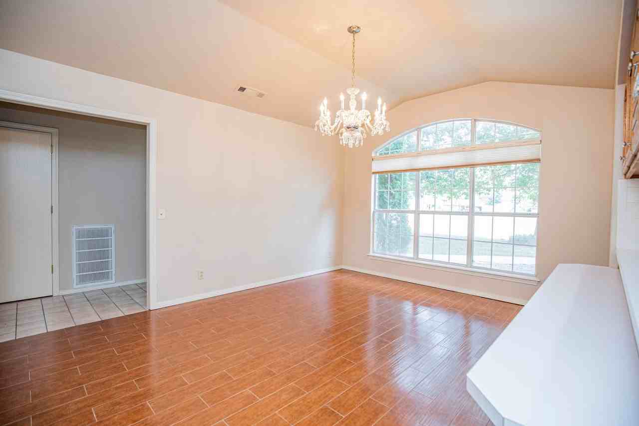 1841 Dick Smith St - Photo 5 of 21