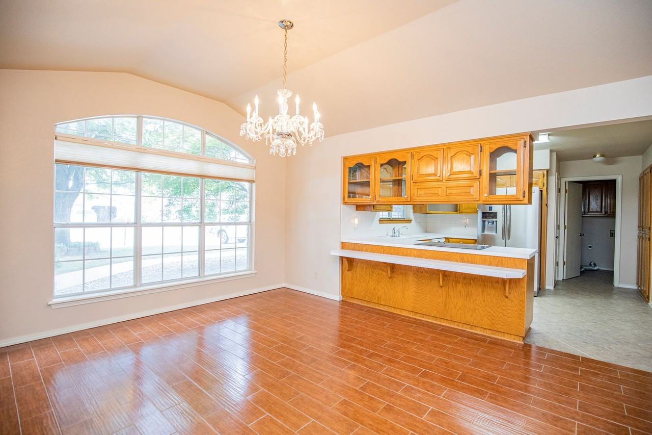 1841 Dick Smith St - Photo 6 of 21