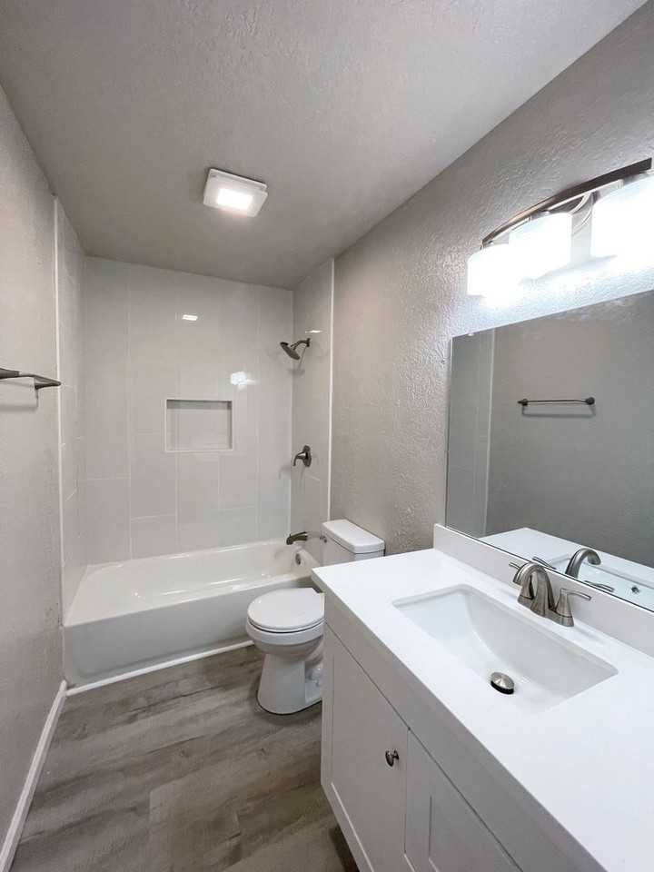 7874 Gladys Ave - Photo 7 of 8