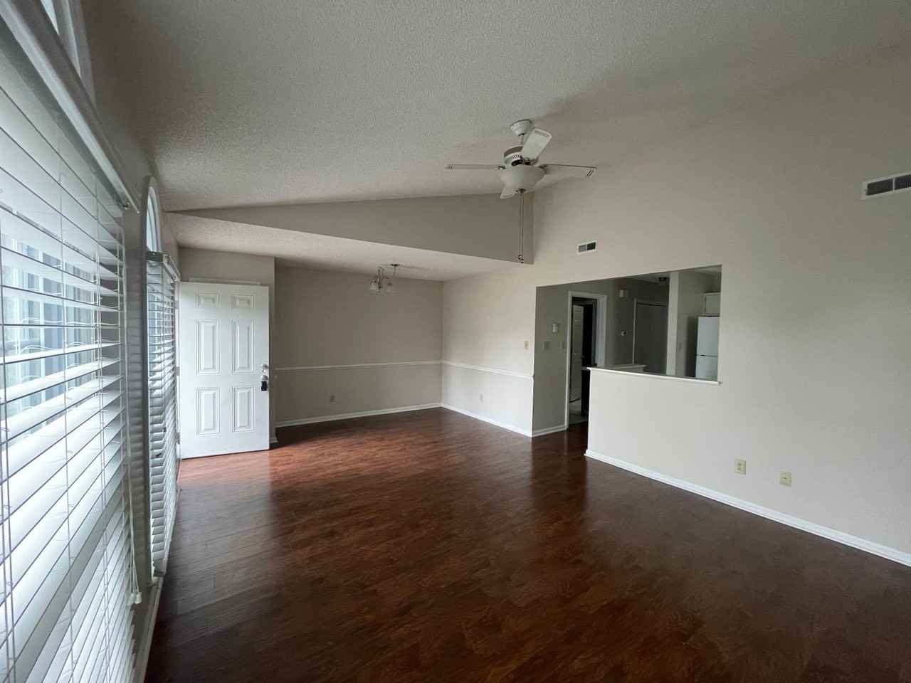 35B Mulberry Ln - Photo 3 of 14